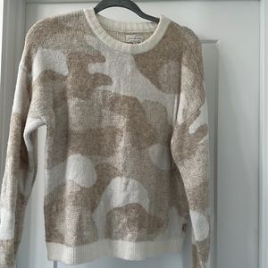 Lucky cream camp sweater small